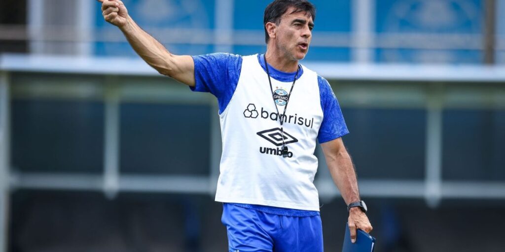 Gustavo Quinteros é demitido pelo Grêmio após goleada do Mirassol