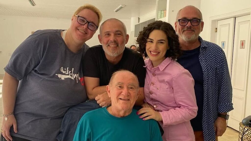 Entenda por que Renato Aragão se pronunciou sobre rumores de crise familiar