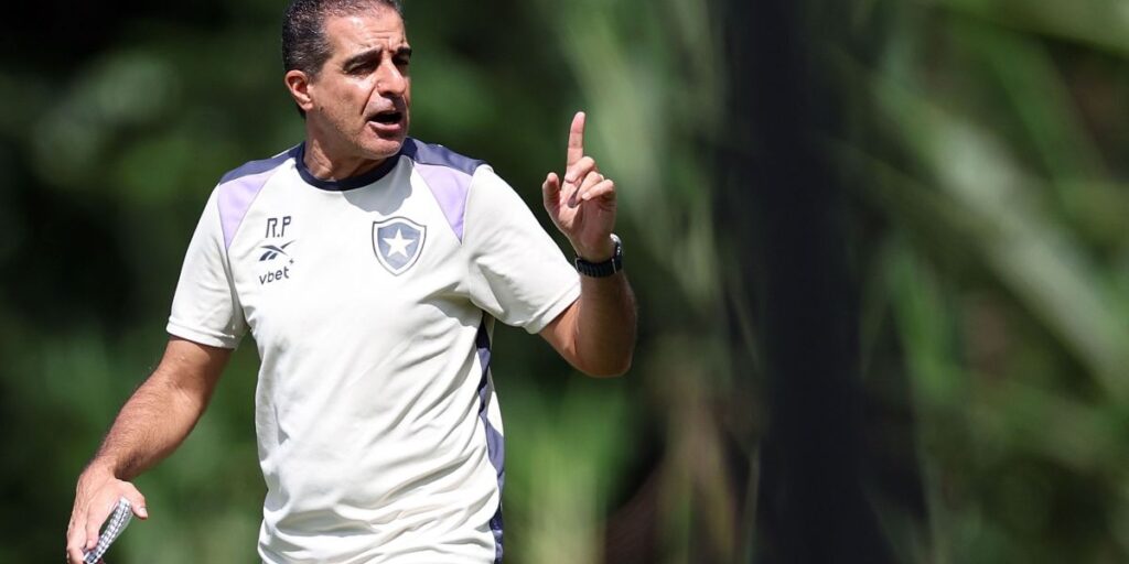 Botafogo visita o Red Bull Bragantino para manter evolução com Renato Paiva