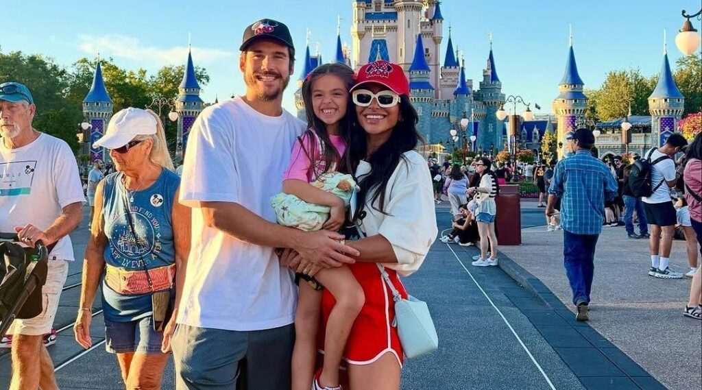 Sabrina Sato curte Disney com Prattes e Zoe: "Vivendo esse sonho juntinhos"