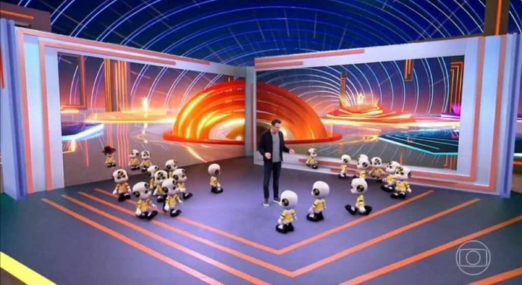 BBB25: Tadeu Schmidt dá bronca em minidummies durante programa ao vivo