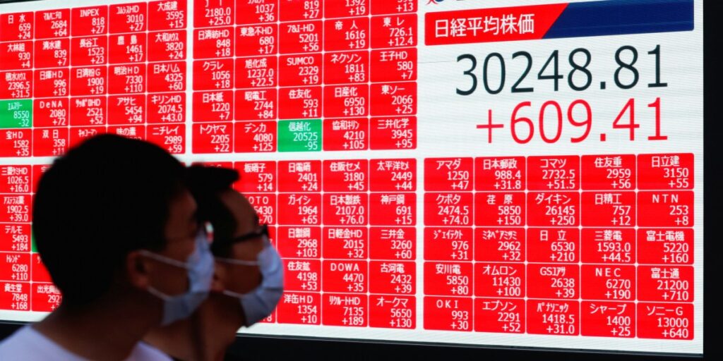 Bolsas da Ásia se recuperam parcialmente, mas tensões comerciais persistem