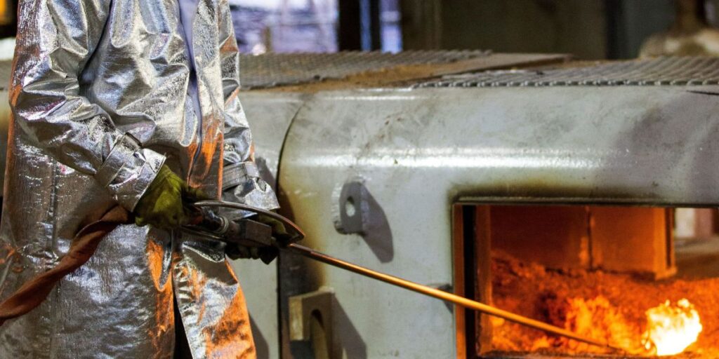 Usiminas deve cortar investimento se governo não reforçar defesa comercial