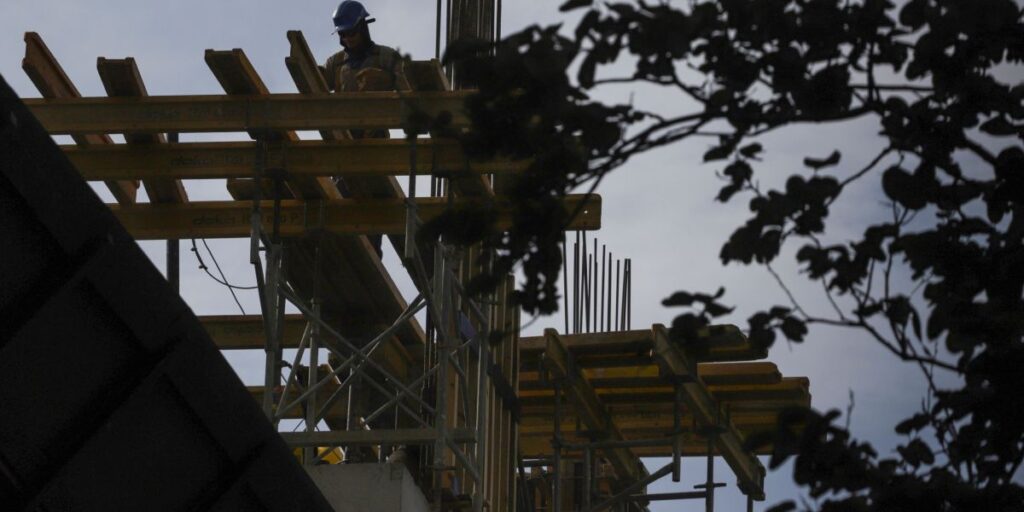 INCC-M acelera a 0,59% em abril ante alta de 0,38% em março, aponta FGV