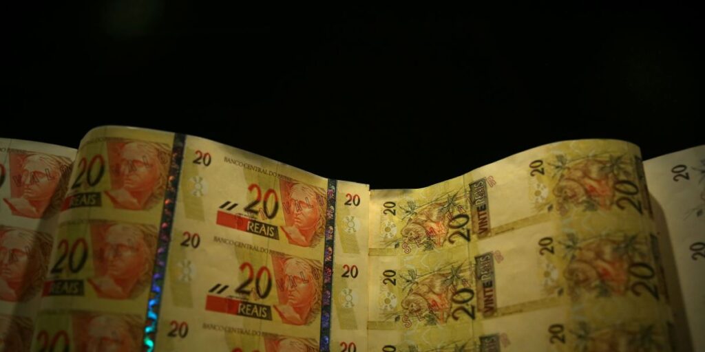 Governo prevê economia de R$ 50,8 bilhões com revisão de gastos até 2029