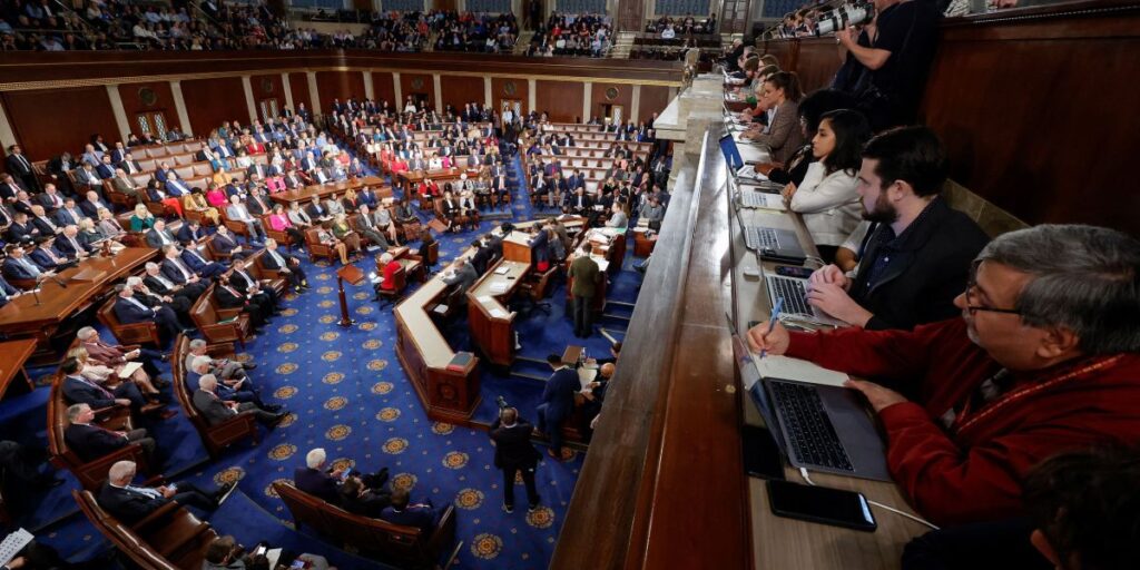 Câmara dos Deputados dos EUA aprova plano orçamentário