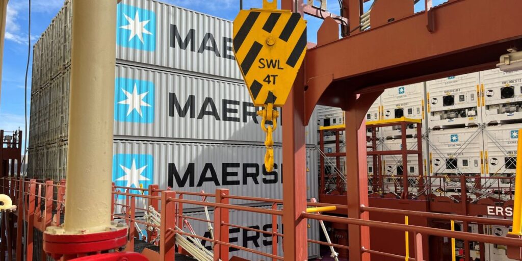 Transportadoras marítimas cancelam viagens aos EUA com guerra comercial