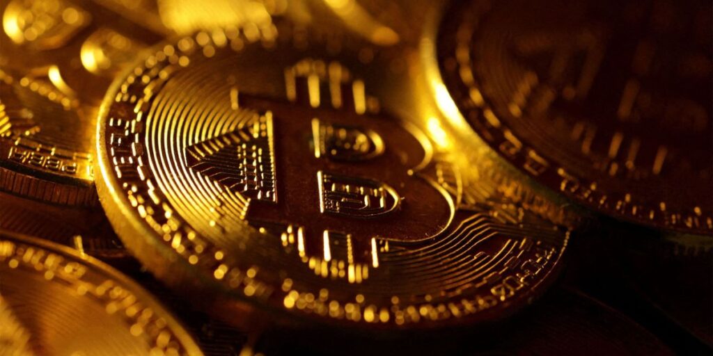 Bitcoin sobe 5,47% com recuo da inflação nos EUA
