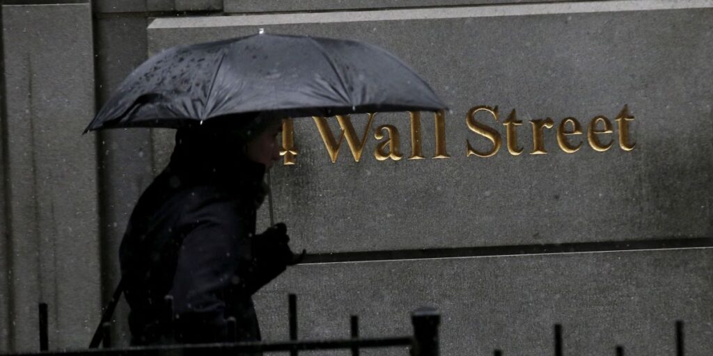 Futuros de Wall Street derretem em meio a temor tarifário