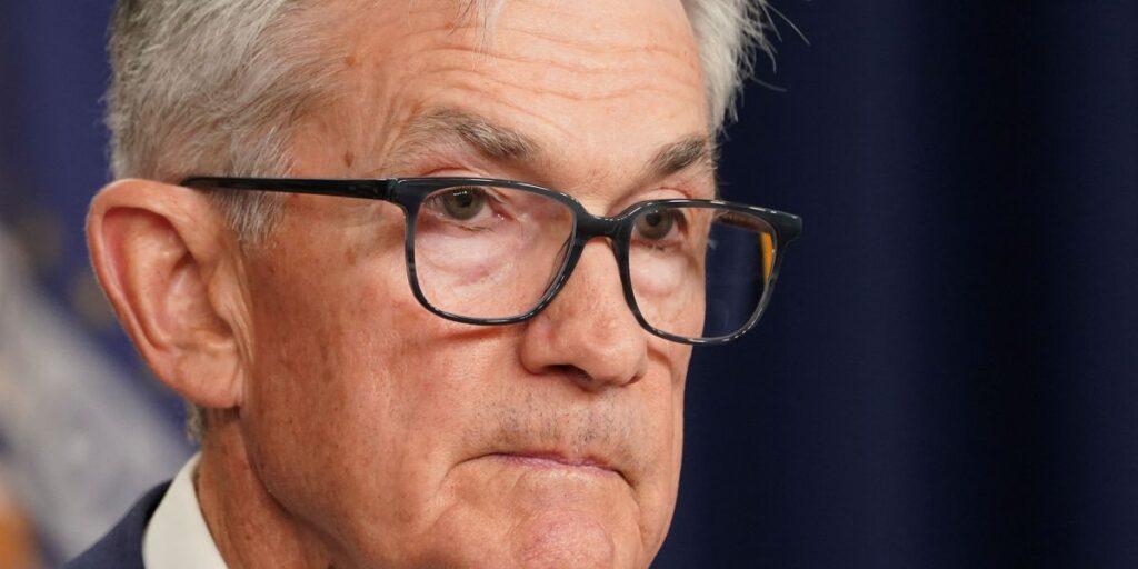 Em meio pressão de Trump, Powell diz que Fed não tem pressa em baixar juros