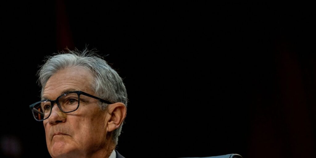 Powell discursa sobre economia dos EUA nesta quarta (16) em meio a tarifaço