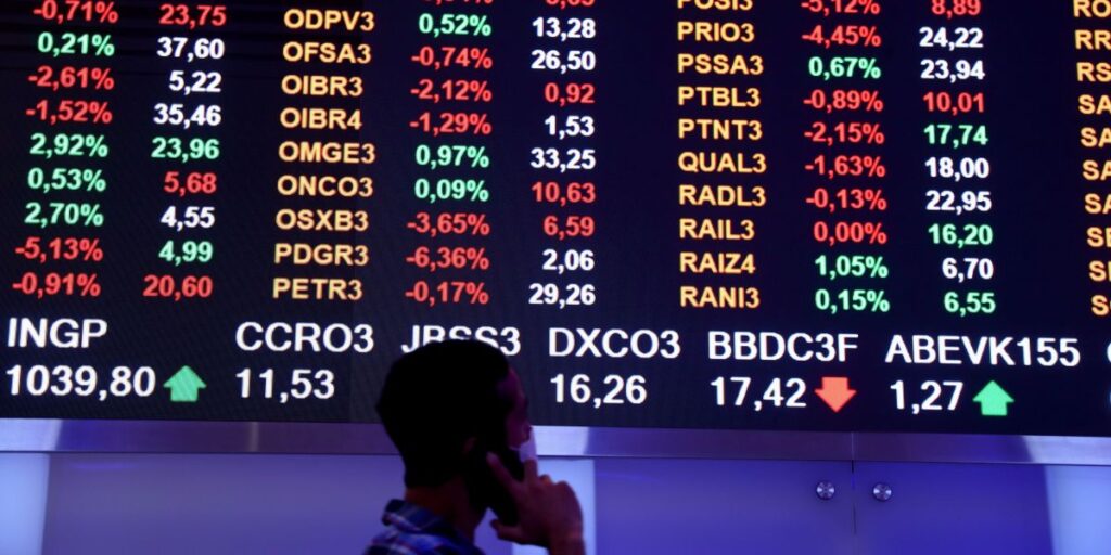 Fluxo estrangeiro para B3 reverte após tarifaço e já é negativo no ano