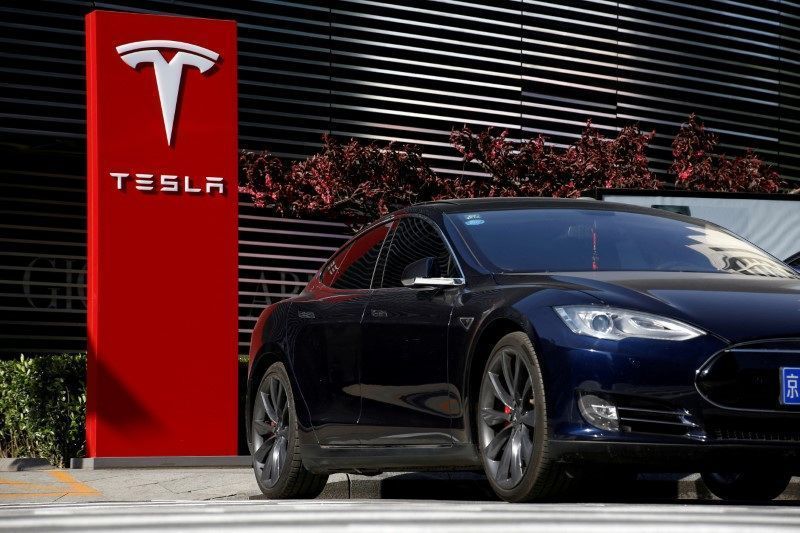 Tesla registra queda de quase 40% nas vendas na França em março