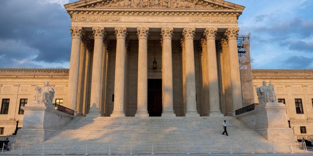 Suprema Corte apoia Trump em caso de deportações sob lei de guerra