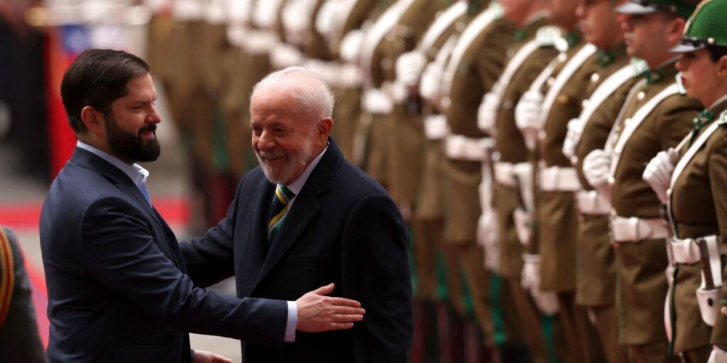 Boric visita Brasil e prioriza desenvolver plano de rota Atlântico-Pacífico