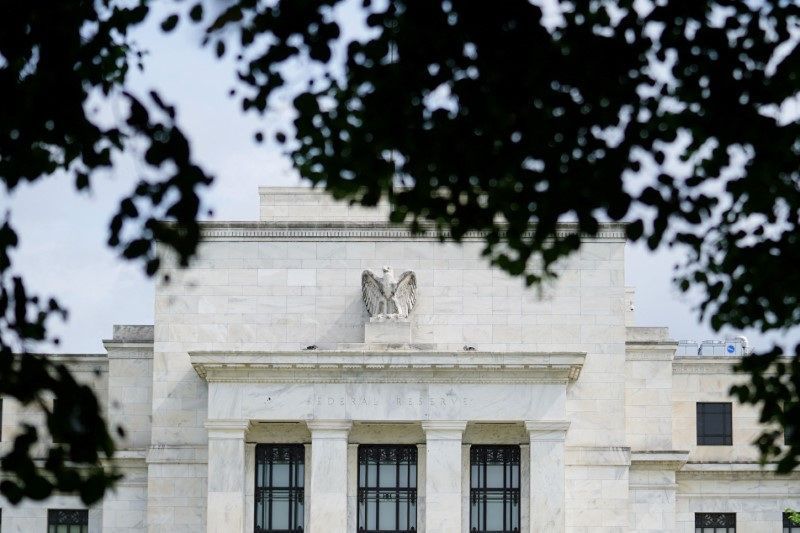 Fed vê riscos de inflação mais alta e de crescimento mais lento para os EUA