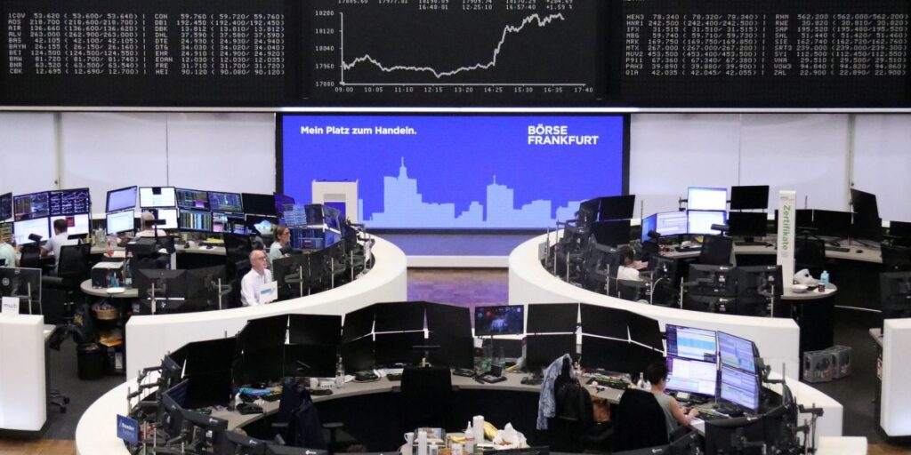 Bolsas na Europa caem forte em meio à guerra comercial