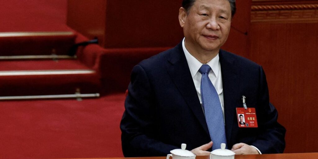 Xi Jinping diz que economia da China deve se adaptar às mudanças externas