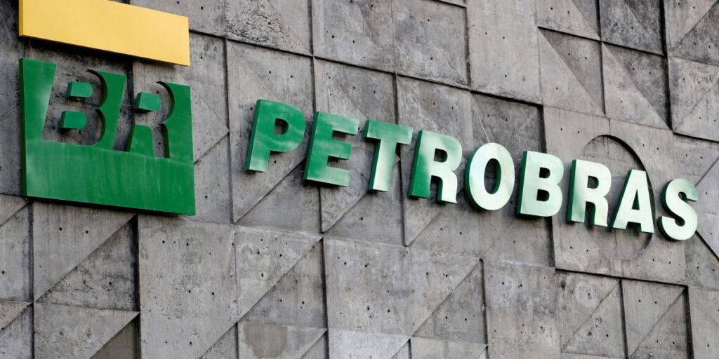 Petrobras diz considerar "tranquilidade" do brasileiro ao avaliar ajuste