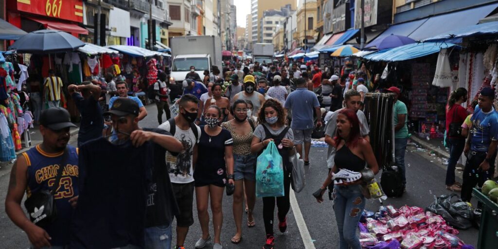 Em relatório, EUA cita região da Rua 25 de Março como polo de pirataria