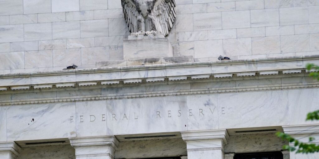 Apostas em cortes de juros pelo Fed sobem após dados de inflação nos EUA