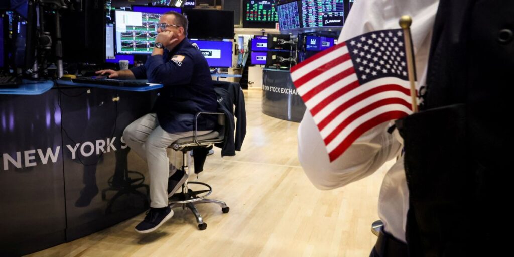 S&P 500 fecha em queda com Trump reafirmando posição sobre tarifas