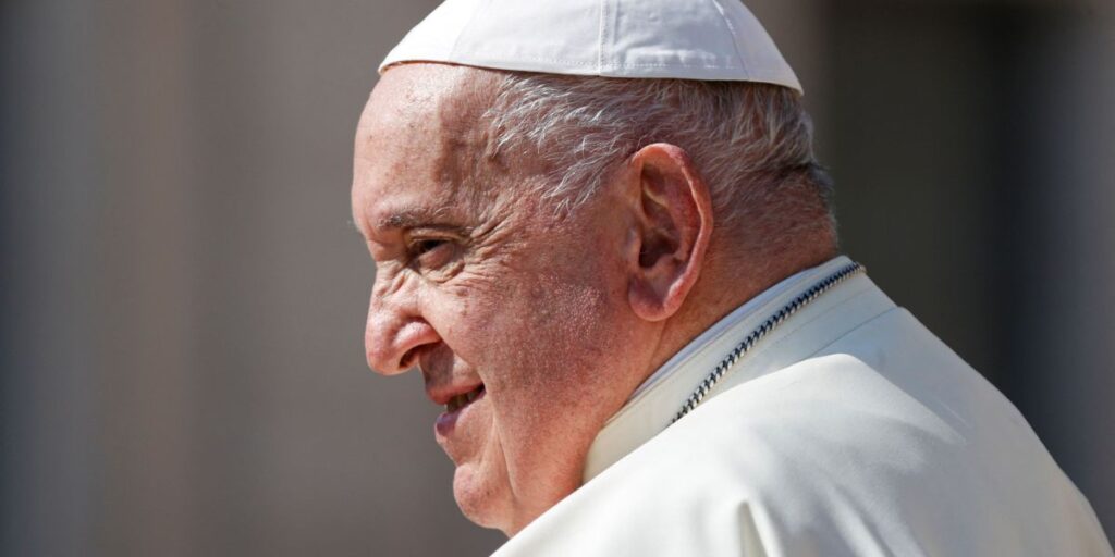 "Próximo papa deve fazer a colheita que Francisco plantou", diz professor