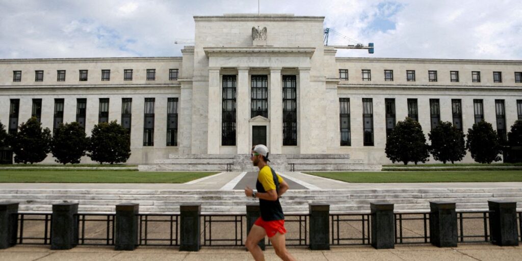 Corte de 0,75 pp nos juros pelo Fed volta a ser principal aposta do mercado