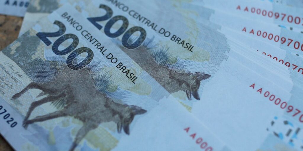 Governo deve apresentar salário mínimo de R$ 1.627 para 2026