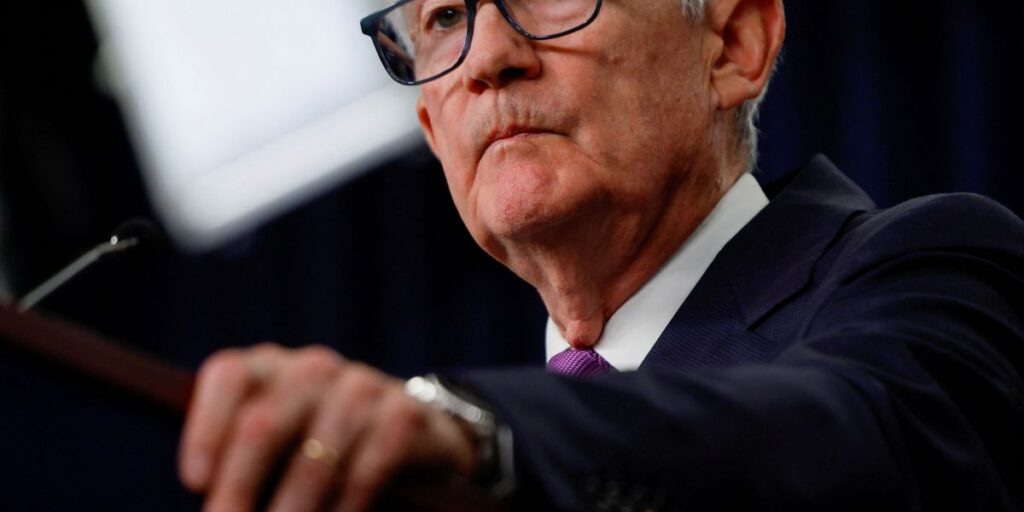 Powell alerta sobre riscos das tarifas de Trump para objetivos do Fed