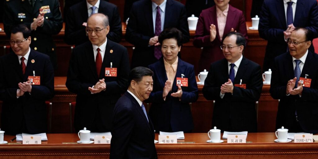 China não cede, eleva tarifas e escala guerra comercial de Donald Trump