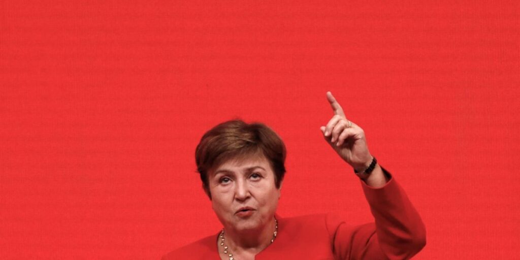 FMI vê impacto de tensão comercial no crescimento global, mas sem recessão