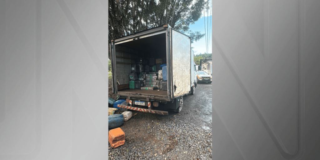 Mais de duas toneladas de maconha são encontradas em caminhão, em SP