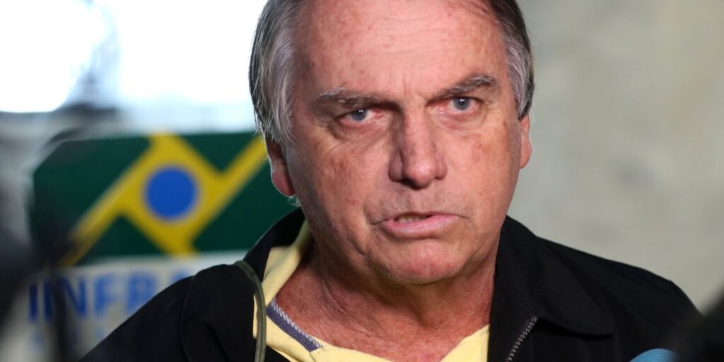 "Isso não está na pauta", diz Bolsonaro sobre apoiar Ratinho Jr. em 2026