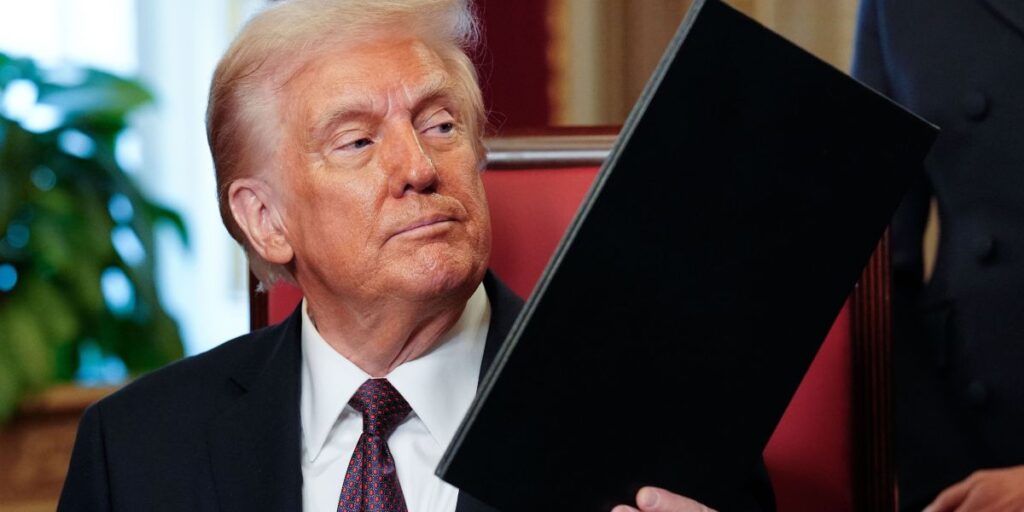 Emergentes estão expostos à instabilidade das tarifas de Trump, diz Moody's