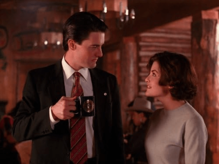 "Twin Peaks" completa 35 anos: série está em streaming gratuito; veja qual