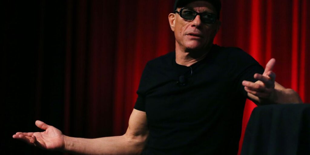 Van Damme é acusado de fazer sexo com mulheres traficadas da Romênia