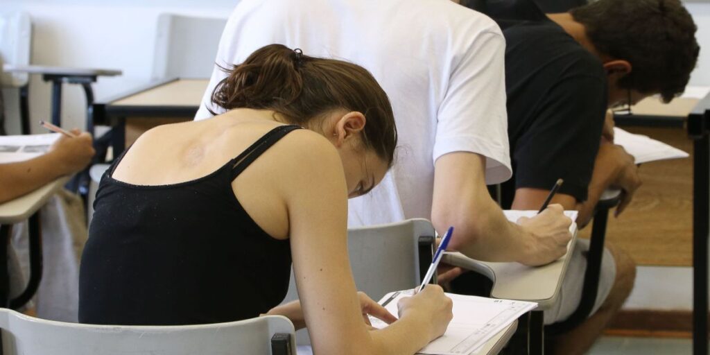 Enem 2025: saiba como consultar as provas antigas