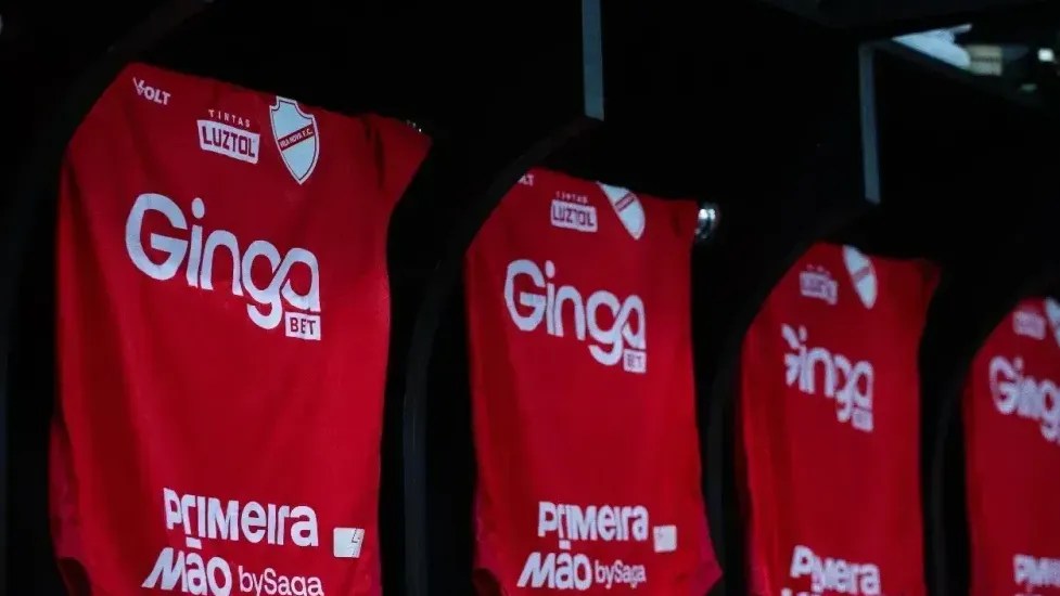 Série B: patrocinador promete premiar torcedores que tatuarem escudo