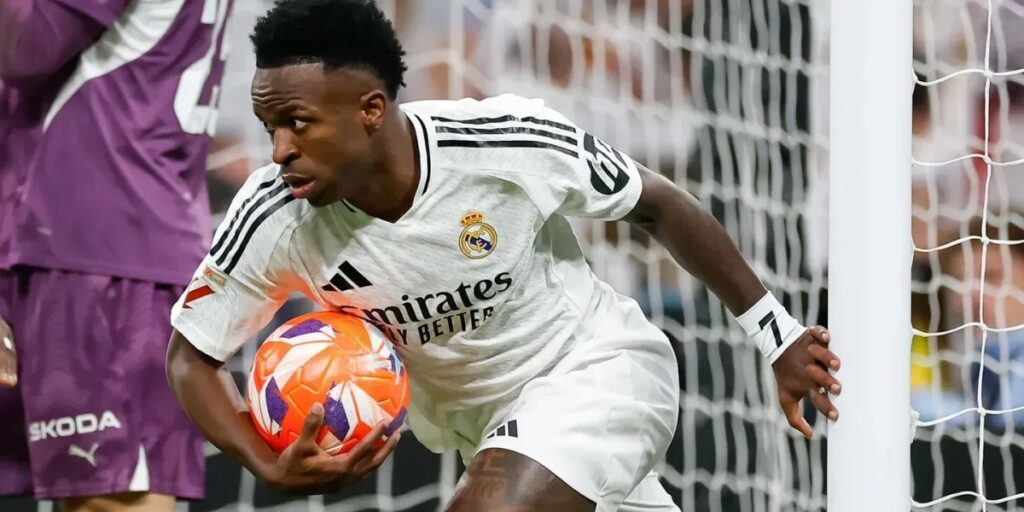 Vinicius Jr. perde pênalti, faz gol, mas Real Madrid sofre derrota em casa