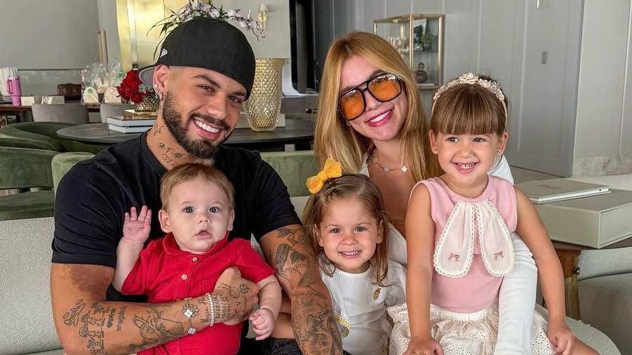 Virginia revela o que faz para filhas lidarem com a ausência dos pais