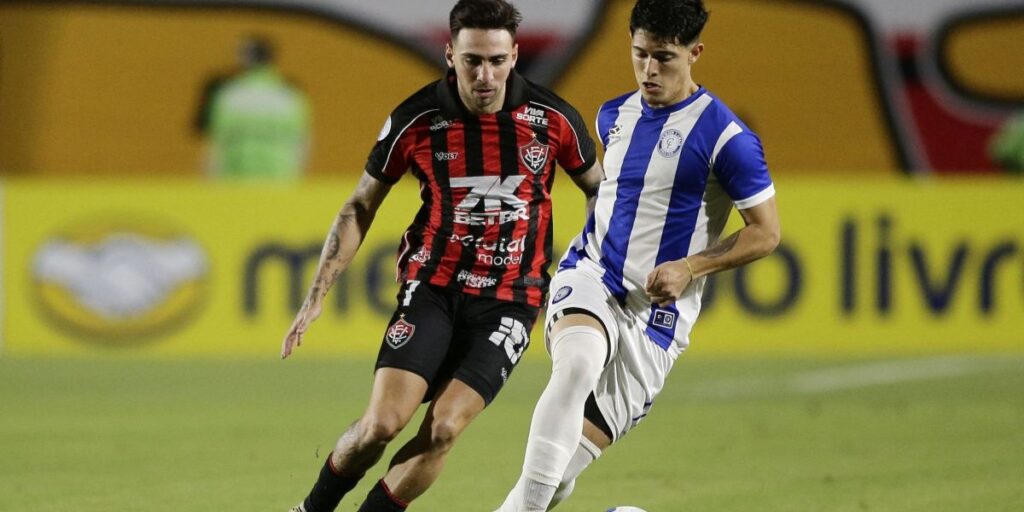 Com pênalti anulado, Vitória perde para o Cerro Largo na Sul-Americana