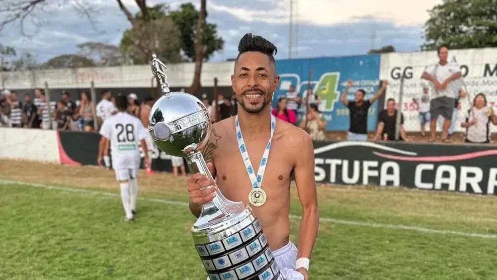 “Neymar da várzea”: quem é o irmão de Bruno Henrique indiciado pela PF