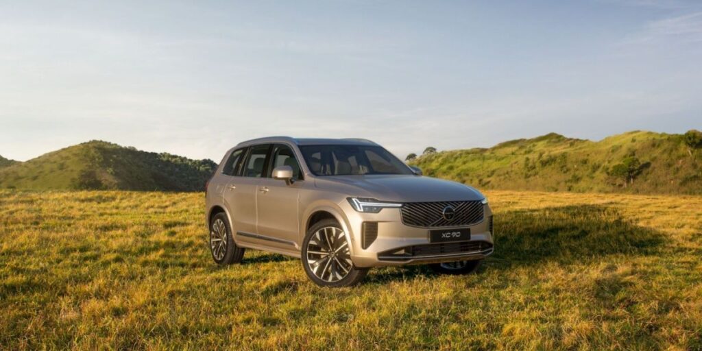 Volvo XC90 2025: SUV híbrido roda 47 km sem gastar gasolina