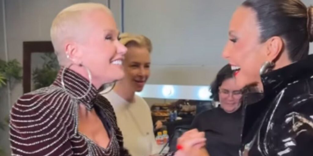 Xuxa usa vestido de 1992 e Ivete Sangalo brinca: "Você se acha"